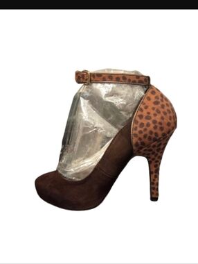 Audrey Brooke Brown Suede Leopard Strappy Buckle 4 inch Stiletto Heels  Size 6